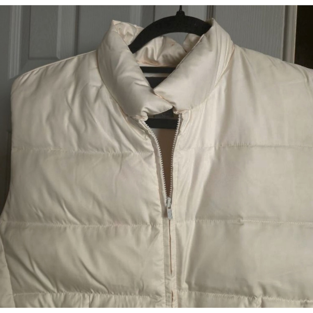 Banana Republic Women's White Bubble Zip Up Vest. Nice Quality. L - Picture 3 of 9